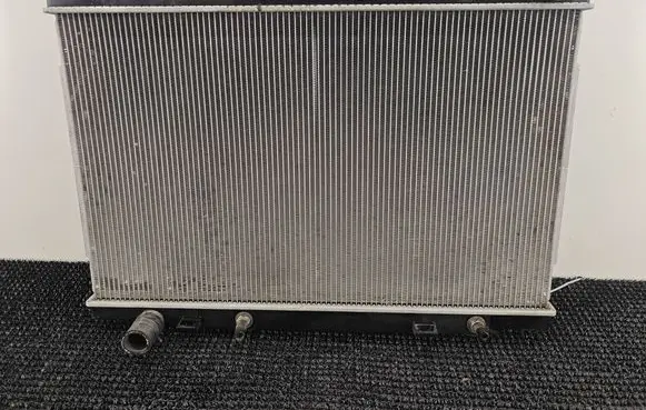 Infiniti M Coolant radiator 