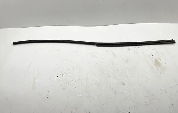Toyota Land Cruiser (J120) Windshield trim