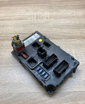 Peugeot 407 Fuse module 9655471980 S120017003H