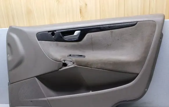 Volvo V70 Front door card panel trim 39961574 9459552 8643217