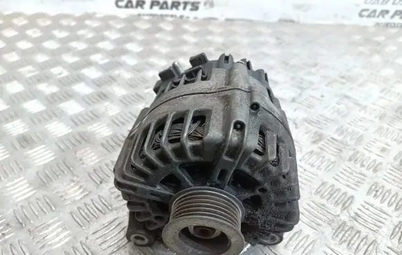 BMW 1 E81 E87 Generator/alternator 7802261