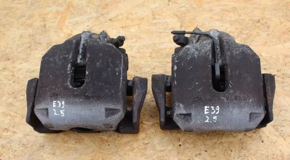 BMW 5 E39 Front brake caliper 6022296