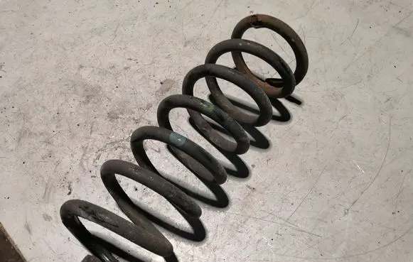 Lexus IS 220D-250-350 Rear coil spring 