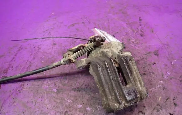 Skoda Octavia Mk2 (1Z) Rear brake caliper