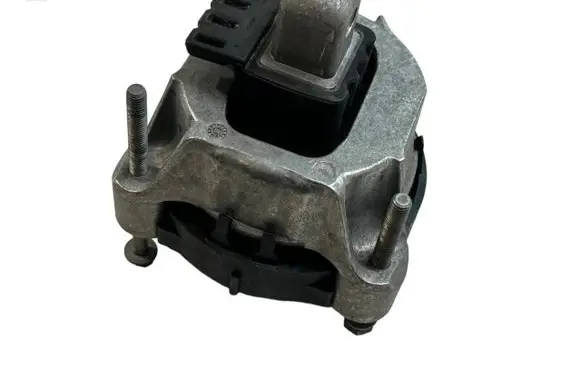 BMW 5 G30 G31 G38 Engine mount bracket 6860488