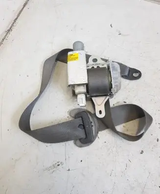 Toyota Prius (XW20) Front seatbelt buckle 2R7510252
