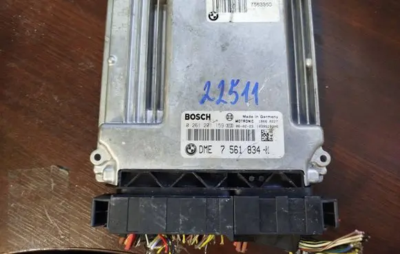 BMW 3 E90 E91 Engine control unit/module 7561834 0261201159