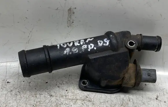 Volkswagen Touran I Engine coolant pipe/hose 03g121132b