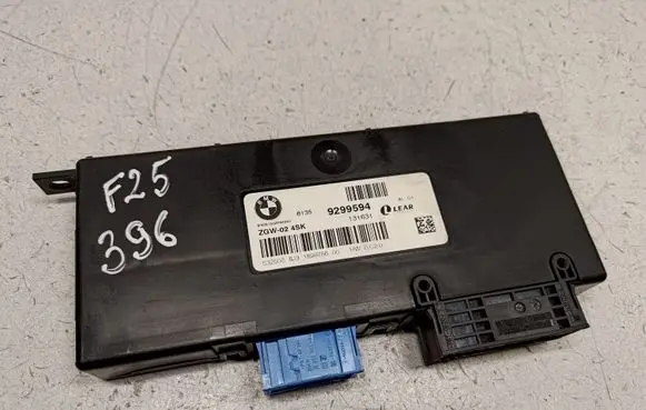 BMW X3 F25 Gateway control module 9299594 61359299594 61359380333