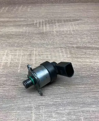 Mercedes-Benz Sprinter W906 Fuel pressure sensor 0001149010