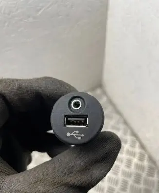 USB socket connector