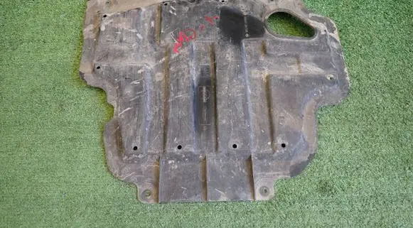 Mercedes-Benz X-class W470 Engine splash shield/under tray AA111717