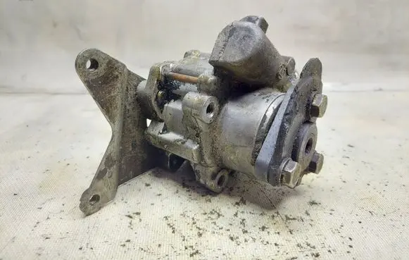 BMW 5 E39 Power steering pump 7691974518