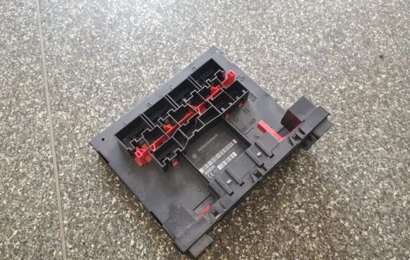 Volkswagen PASSAT B6 Comfort/convenience module 3C0937049H