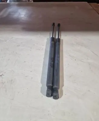 Opel Meriva B Tailgate strut 