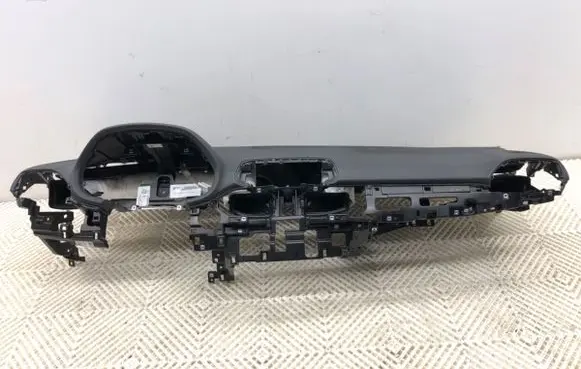 Hyundai i30 Dashboard G484591100