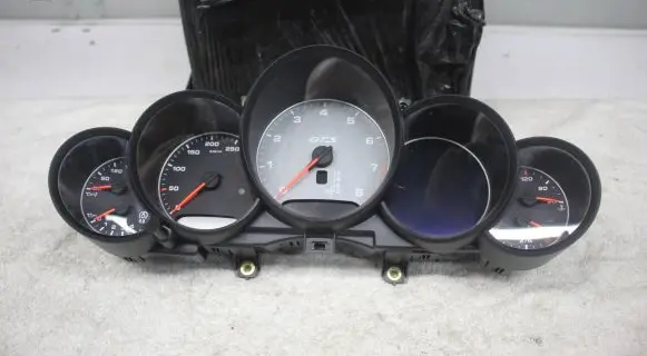 Porsche Cayenne (92A) Speedometer (instrument cluster)
