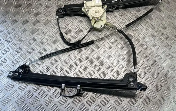 BMW 5 GT F07 Front door window regulator with motor
