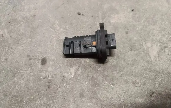 BMW 4 F36 Gran coupe Mass air flow meter 281006092 8506408