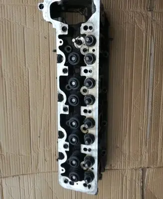Mercedes-Benz S W126 Engine head 1170164101