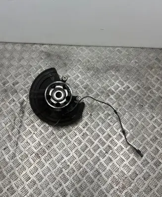 Mercedes-Benz B W246 W242 Front wheel hub