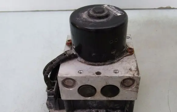 Seat Leon (1M) ABS Pump 1J0907379P 1J0614117D