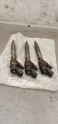 Mercedes-Benz A W168 Fuel injector 0445110015 6680700287