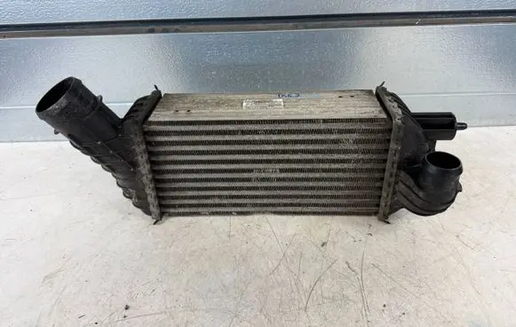 Citroen DS5 Intercooler radiator 9674720580