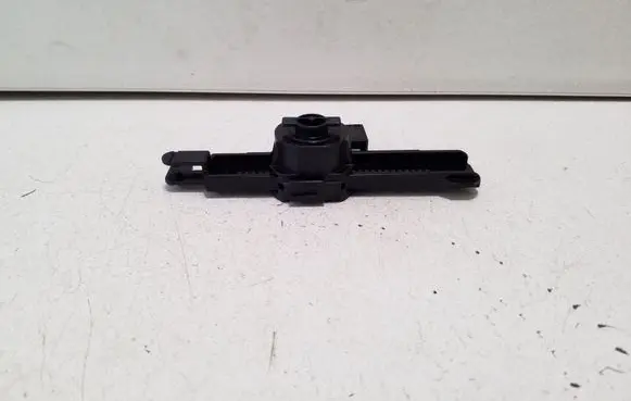 BMW 3 G20 G21 Glovebox shock absorber 6831913