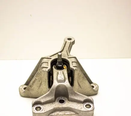 Engine mount bracket