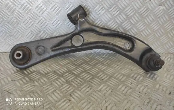 Suzuki Swift I Front control arm