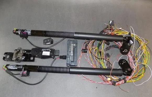 Tailgate/trunk/boot lift motor