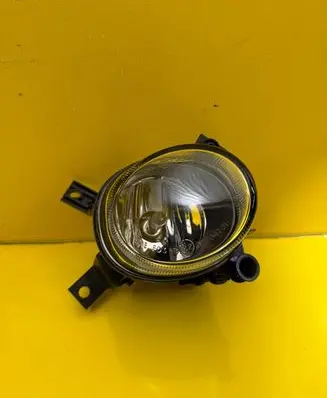 Audi A4 S4 B7 8E 8H Front fog light 8E0941700C