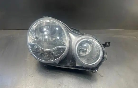 Volkswagen Polo Headlight/headlamp 0301190202