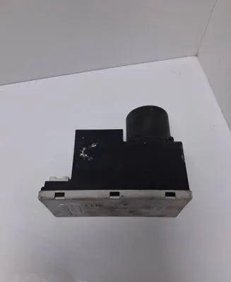 Audi A3 S3 8L Central locking vacuum pump 8D0862257B