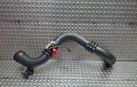 Renault Espace IV Intercooler hose/pipe S27624308 8200050132