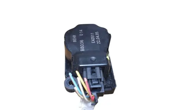 Citroen C4 I Air flap motor/actuator B8036 EAD511