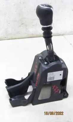 Nissan Pulsar Gear shifter/selector