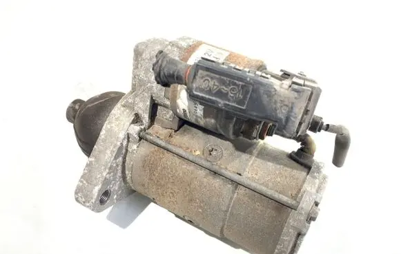 Toyota Avensis T270 Starter motor 28100-0R021