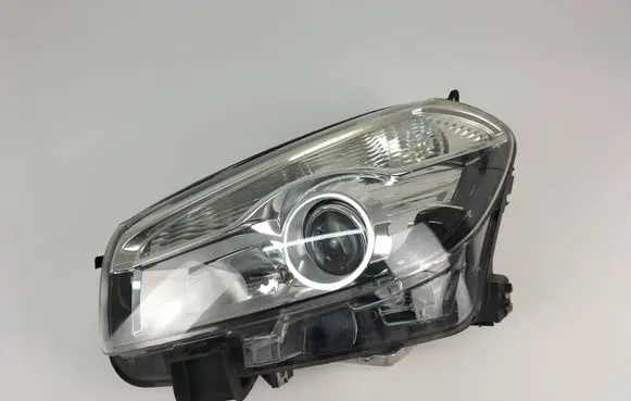 Nissan Qashqai Headlight/headlamp 1LL01033527