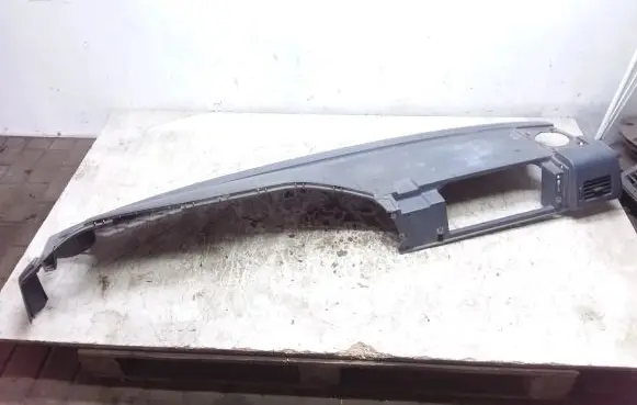 Volkswagen II LT Dashboard 9016890508 C0561