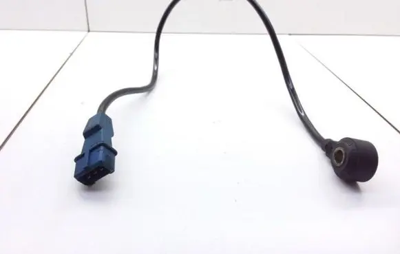 Audi A6 S6 C5 4B Detonation knock sensor 5WM1512