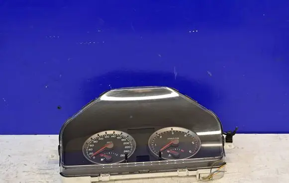 Speedometer (instrument cluster)