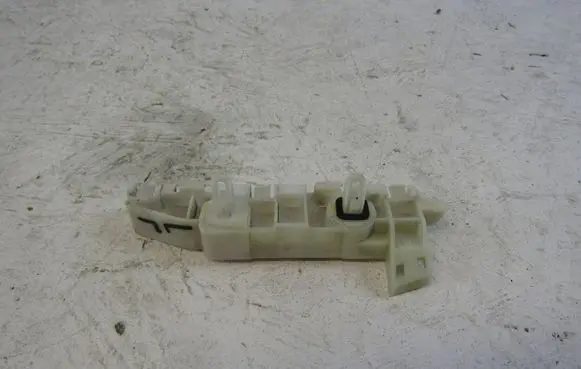 Mitsubishi Space Star Rear bumper mounting bracket T0915T0
