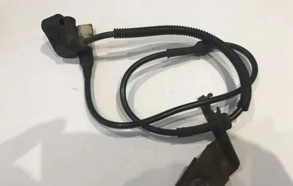 Ford Mondeo MK II ABS brake wheel speed sensor