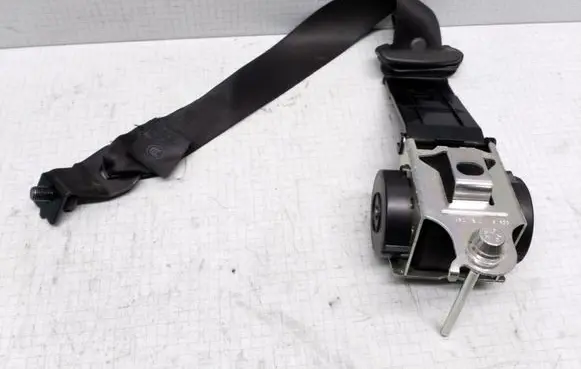 Opel Astra H Front seatbelt 566331211 560834901 1000042