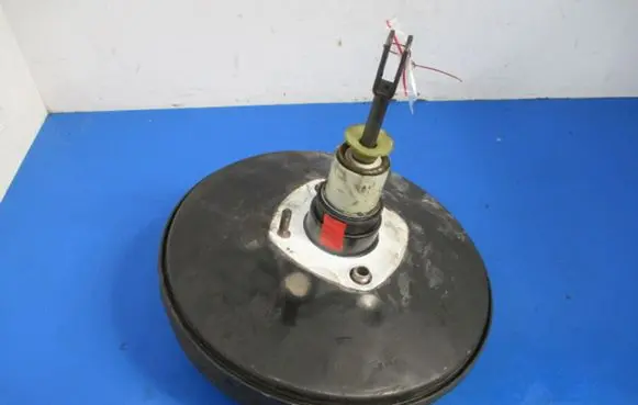 Renault Megane II Brake booster 8200157453