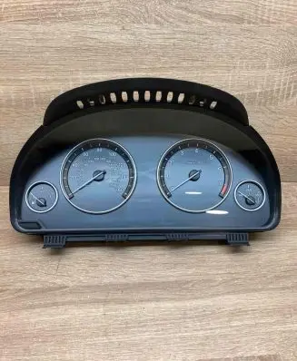 BMW 5 F10 F11 Speedometer (instrument cluster) 9255587 220705004