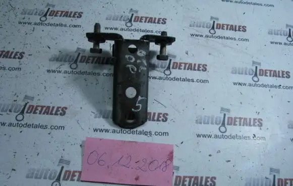 Mitsubishi Outlander Front door upper hinge