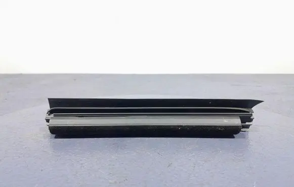 BMW X7 G07 Front door rubber seal 7484064